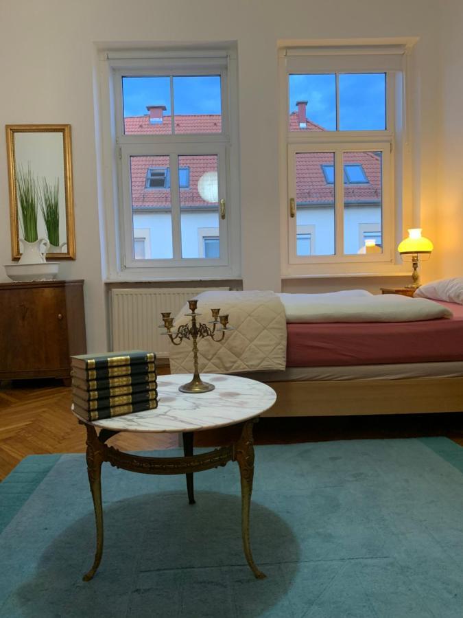 מריבור The Marchburg Apartment מראה חיצוני תמונה