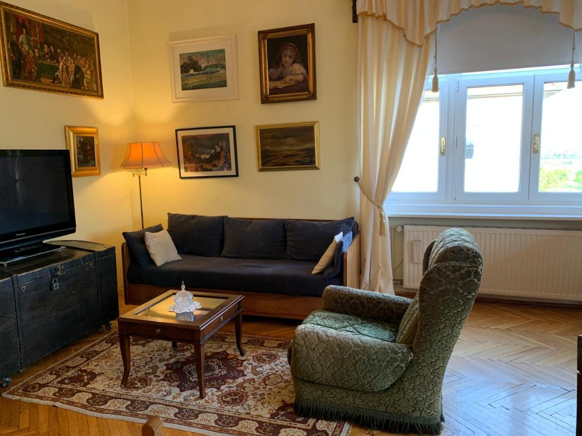 מריבור The Marchburg Apartment מראה חיצוני תמונה