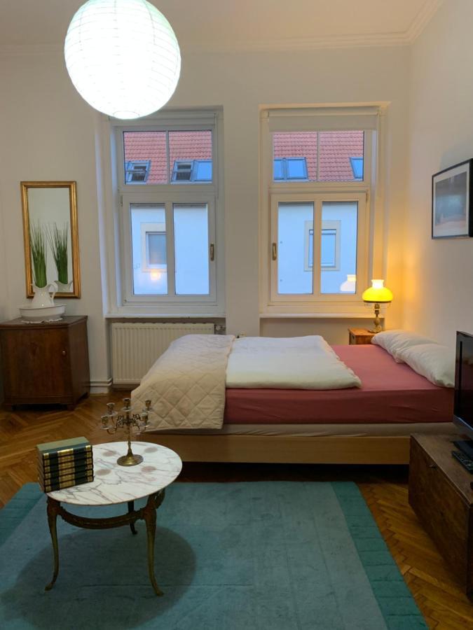 מריבור The Marchburg Apartment מראה חיצוני תמונה